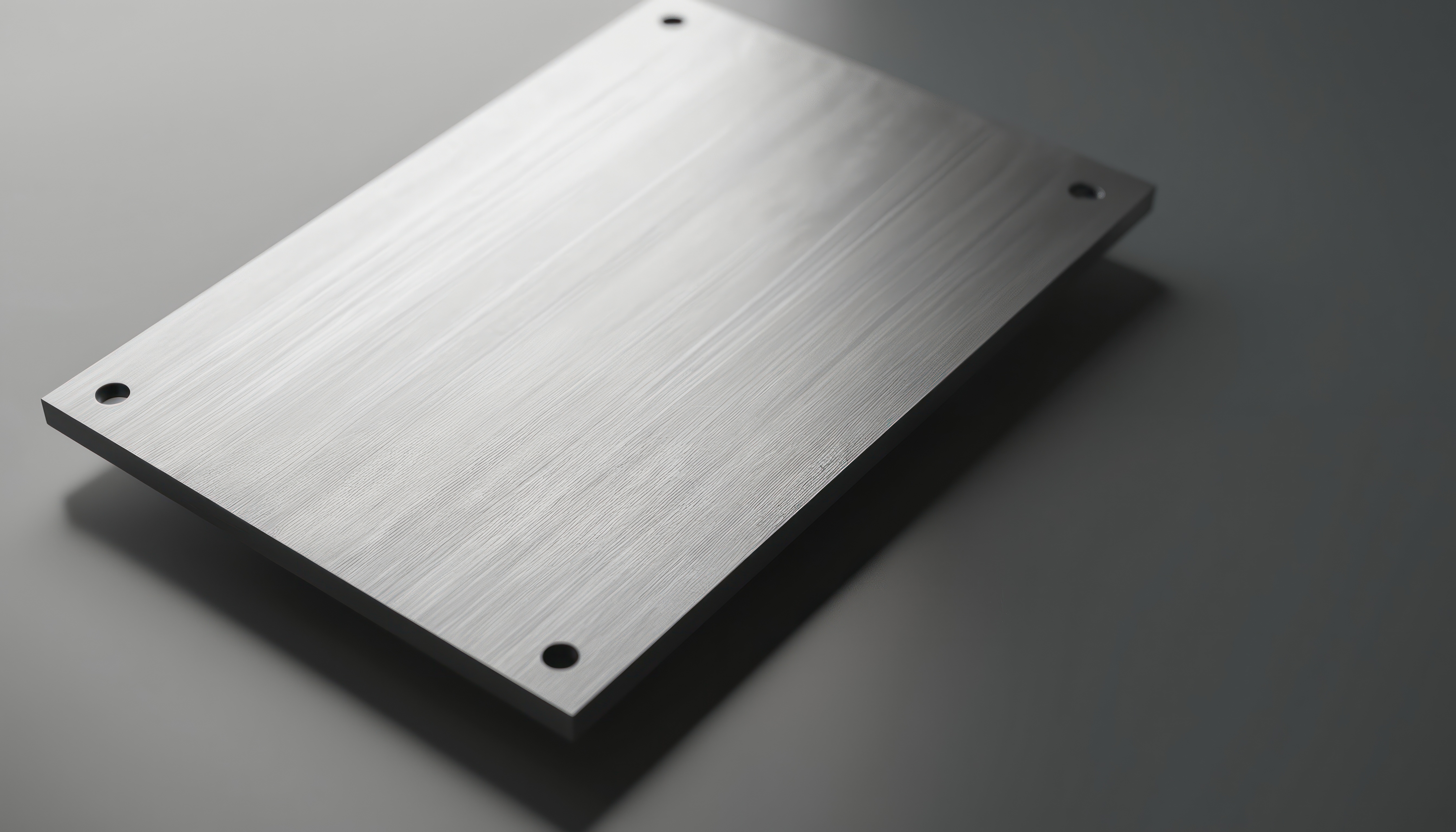 Plaque signalétique en aluminium anodisé marquée au laser – identification technique précise CAESS Laser.